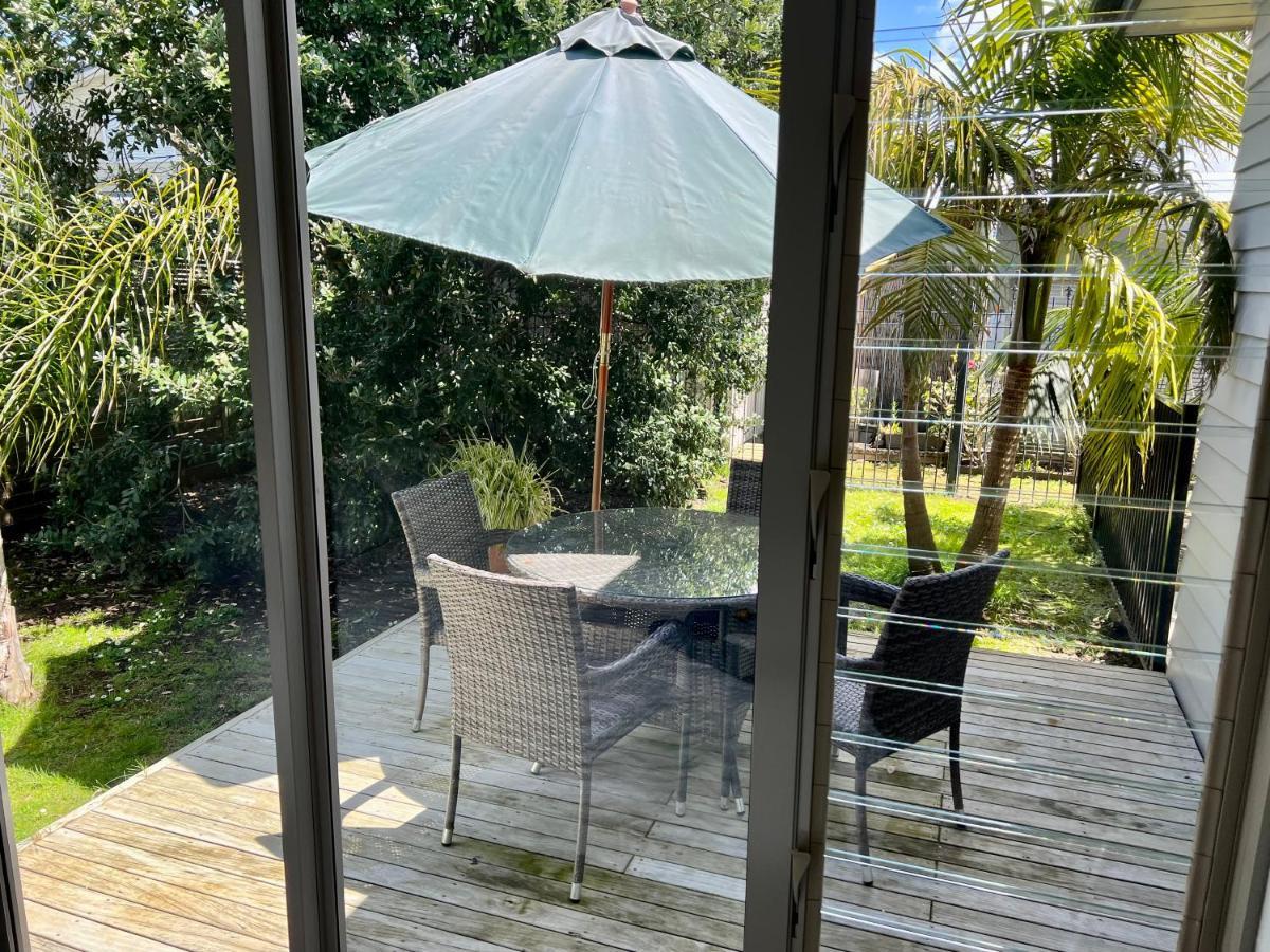 Jennie'S In Whitianga Panzió Kültér fotó